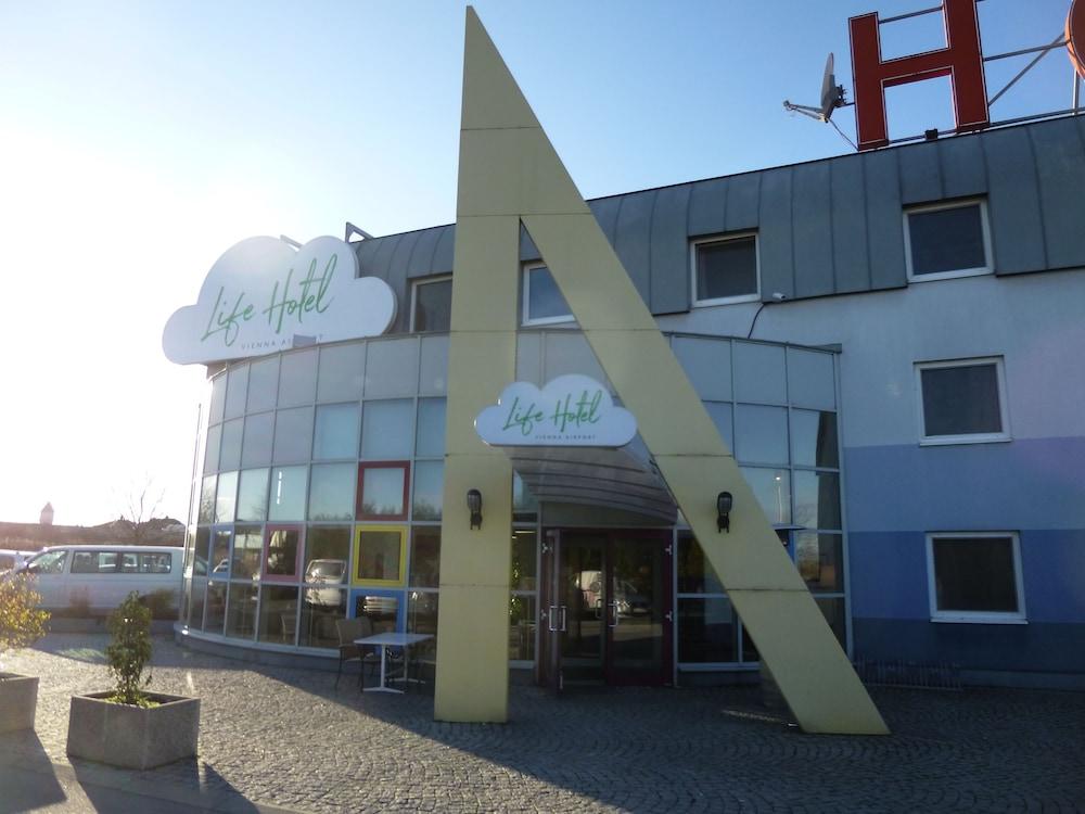 Lifehotel Vienna Airport Fischamend Ngoại thất bức ảnh