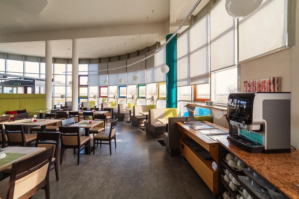 Lifehotel Vienna Airport Fischamend Ngoại thất bức ảnh
