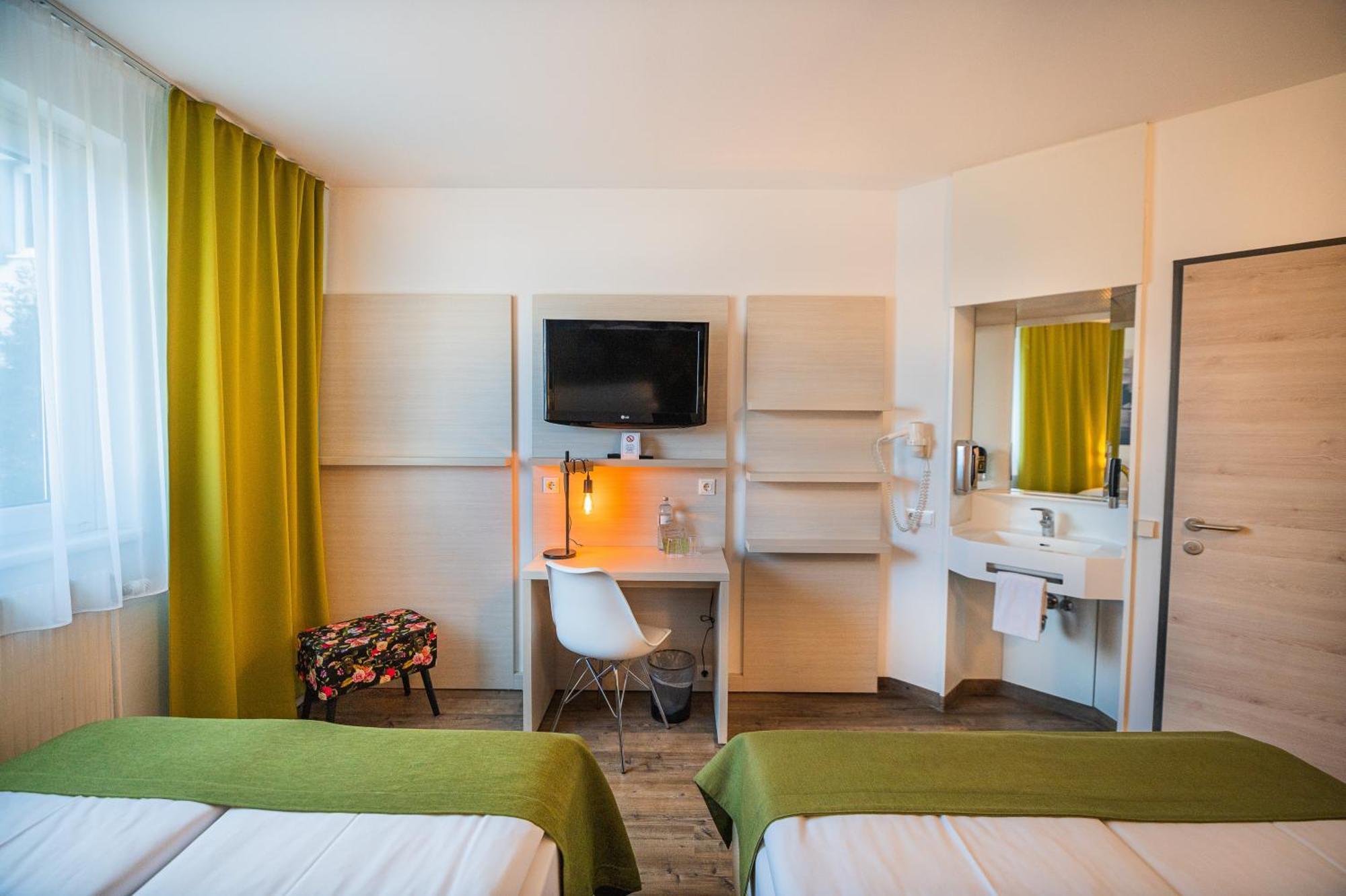 Lifehotel Vienna Airport Fischamend Ngoại thất bức ảnh