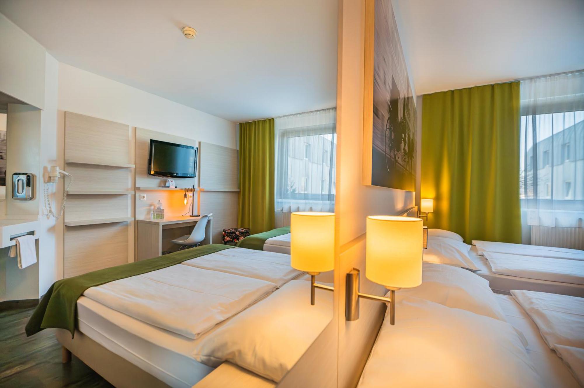 Lifehotel Vienna Airport Fischamend Ngoại thất bức ảnh