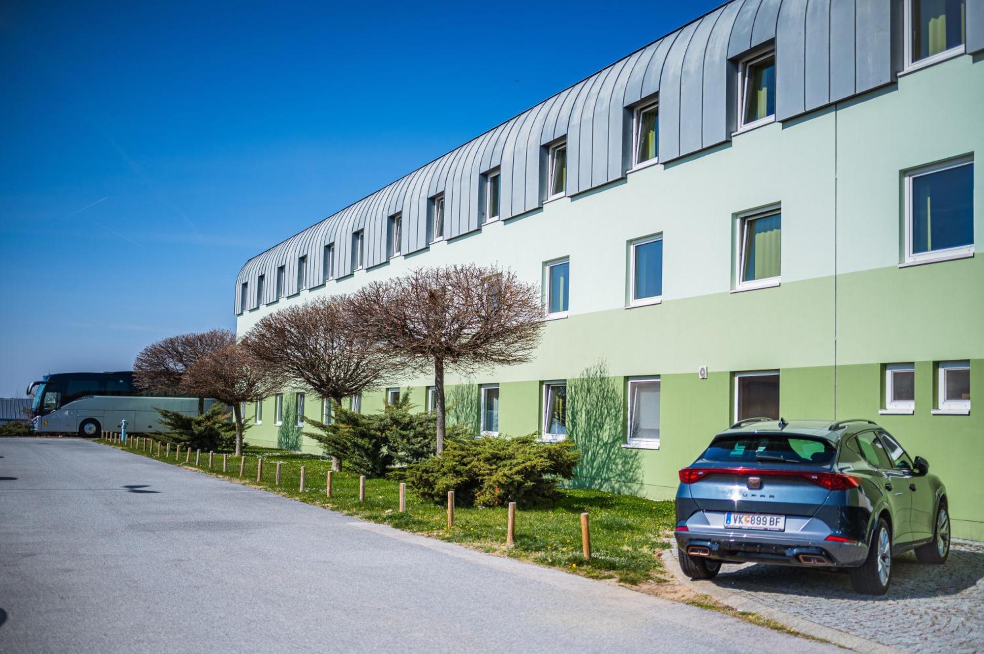 Lifehotel Vienna Airport Fischamend Ngoại thất bức ảnh